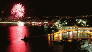 Feu d'artifice sur la Baie des Anges